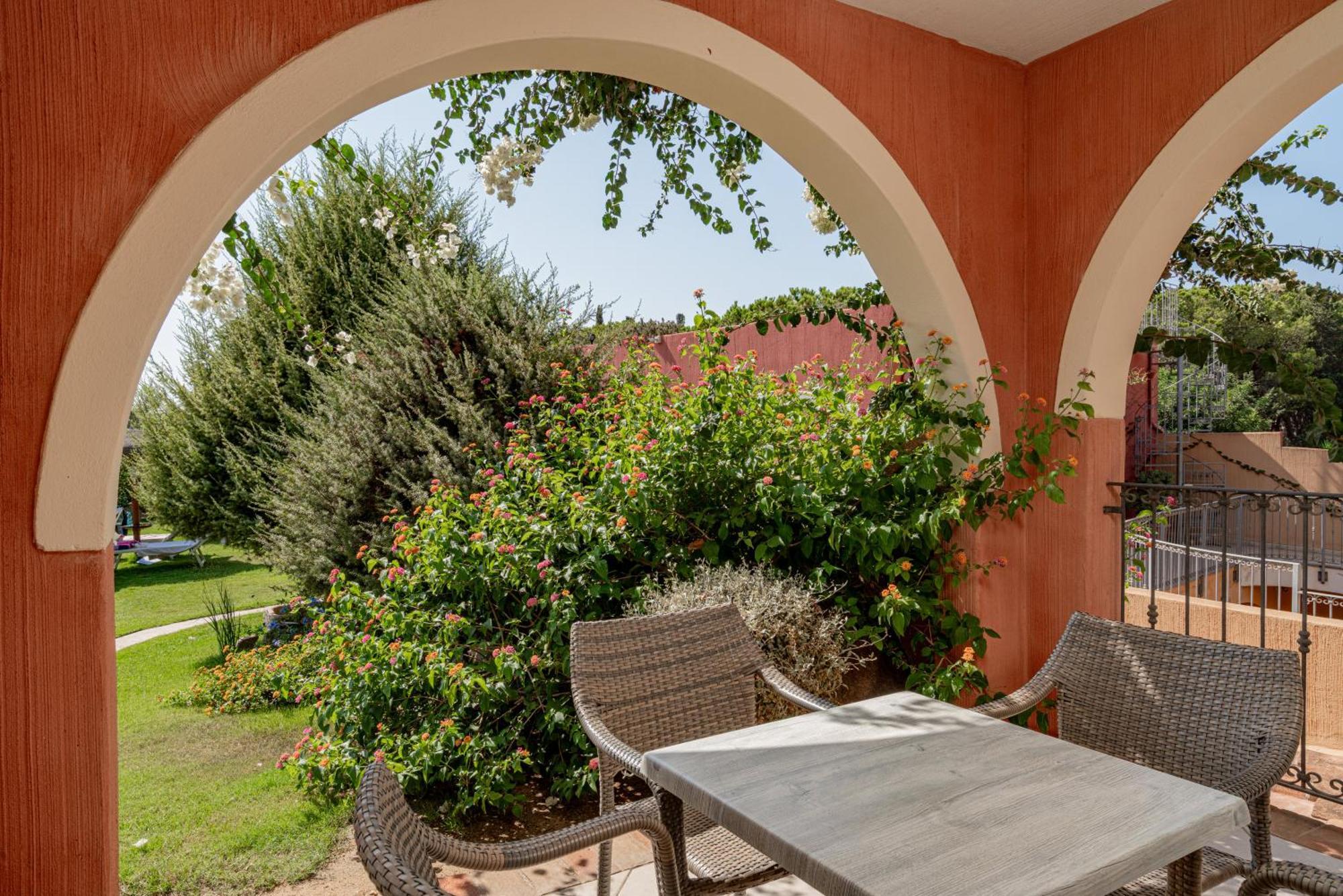 Hotel Mariposas Villasimius Exterior photo